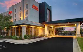 Hampton Inn & Suites-Austin Airport